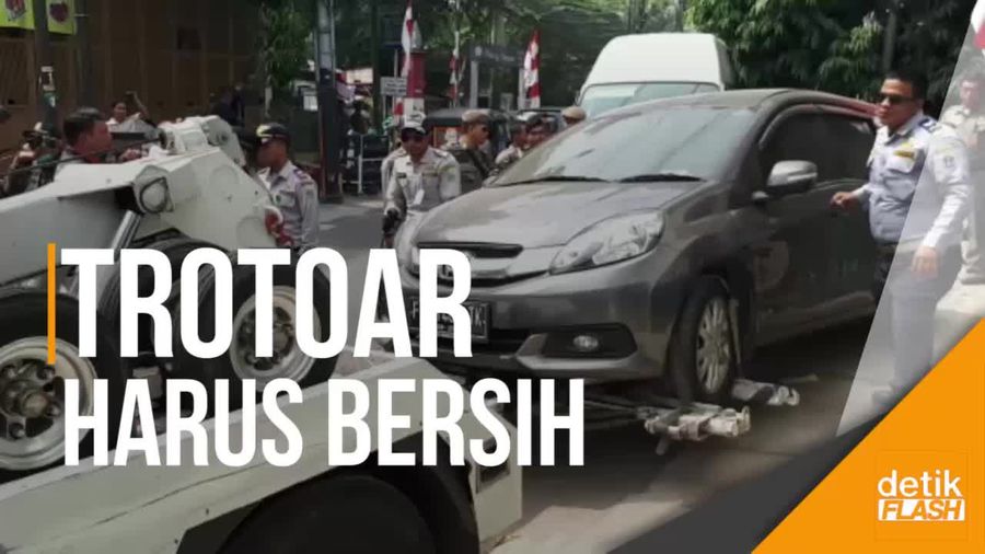 Bersih-bersih Trotoar di Johar Baru Hingga Percetakan Negara