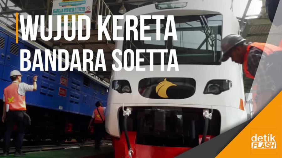 Melihat Rangkaian Kereta Bandara Soetta di Manggarai