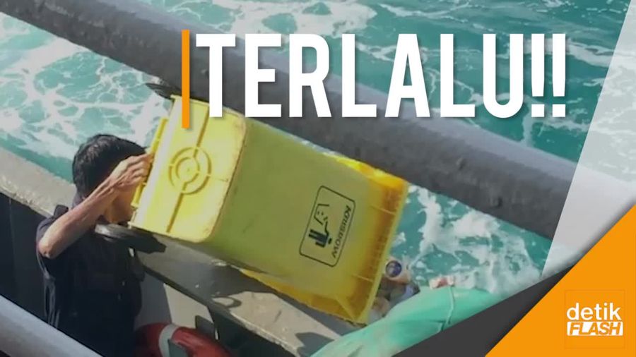 PT Pelni Usut Petugas Kapal yang Buang Sampah ke Laut