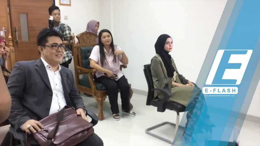 Ditalak Cerai, Rosmanizar Tetap Ingin Pertahankan Rumah Tangga