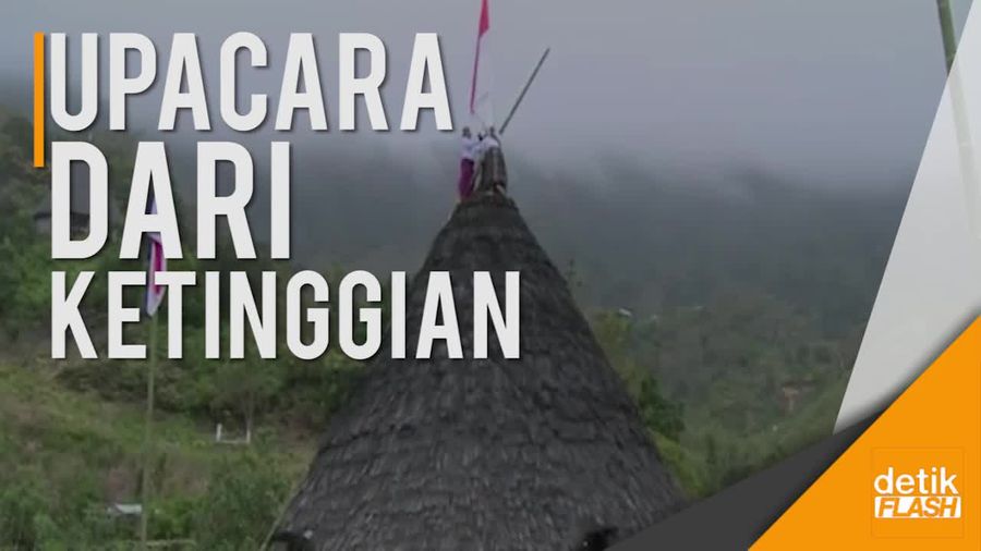 Kakorlantas Pimpin Upacara Kemerdekaan dari Ketinggian 1.200 MDPL