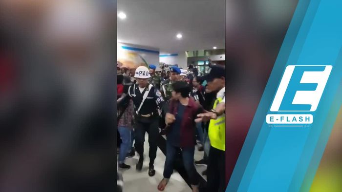 Taeyeon ‘SNSD’ Pingsan di Bandara, Triawan Munaf Minta Maaf