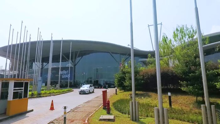 Mitsubishi Fuso Menghadirkan Colt Diesel Terpanjang di Dunia