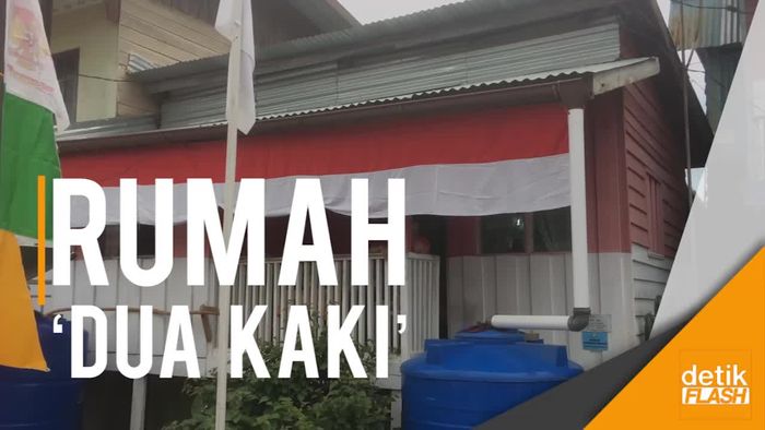 Melihat Rumah Dua Kaki, Setengah Indonesia Setengah Malaysia