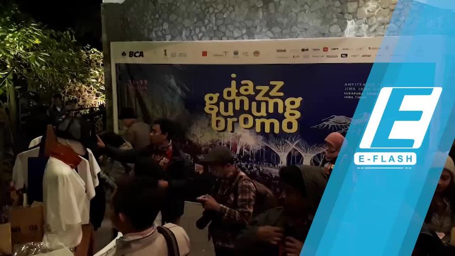 Seru-seruan di Hari Pertama Jazz Gunung Bromo 2017