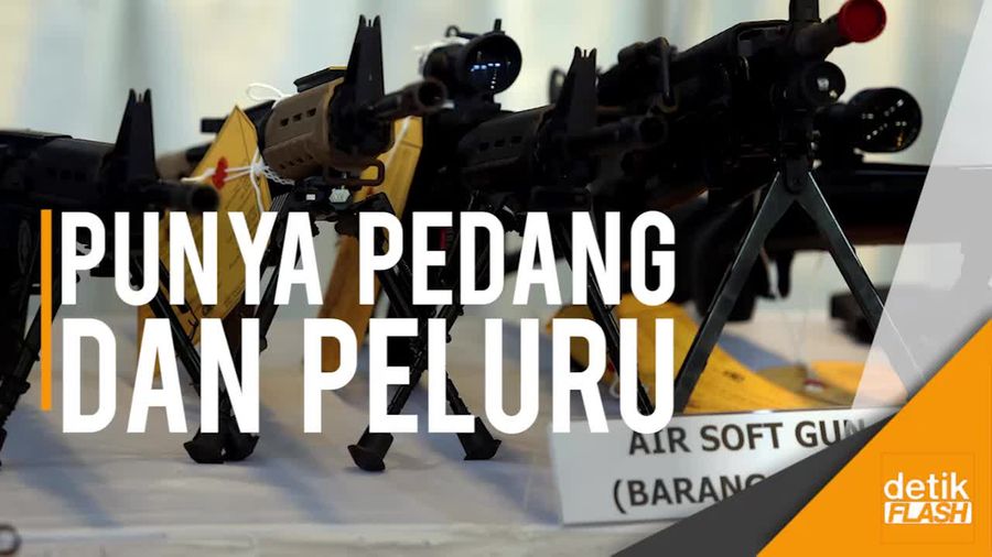 Pedang, Airsoft Gun, Hingga Peluru Tajam Milik Bos First Travel