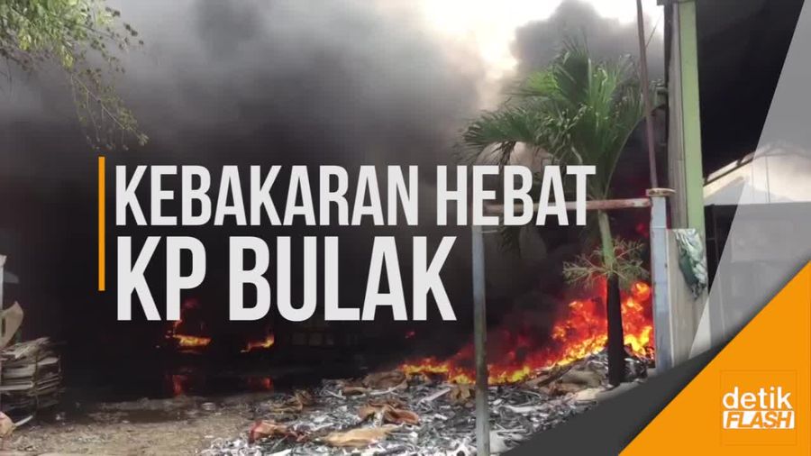 Kebakaran Hebat Terjang Puluhan Rumah di Kampung Bulak