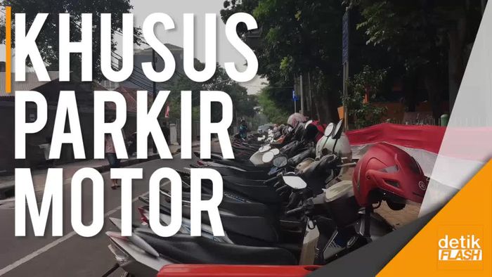 Mengintip Kantong-kantong Parkir Motor di Jl Sudirman