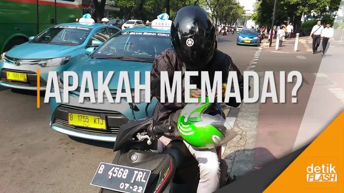 Melihat Angkutan Umum Pengganti Pemotor di Sudirman 