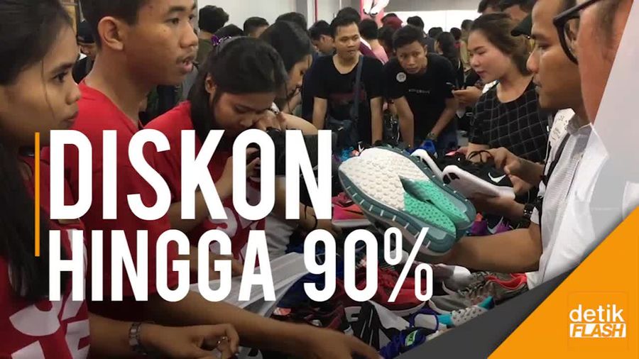 Kata Pengunjung Soal Diskon Besar-besaran Nike