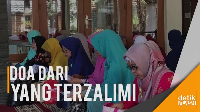 Ratusan Korban First Travel Gelar Doa Bersama