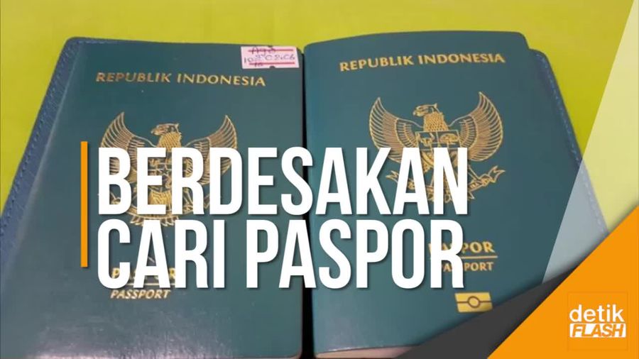 Jemaah First Travel Rebutan Ambil Paspor Miliknya