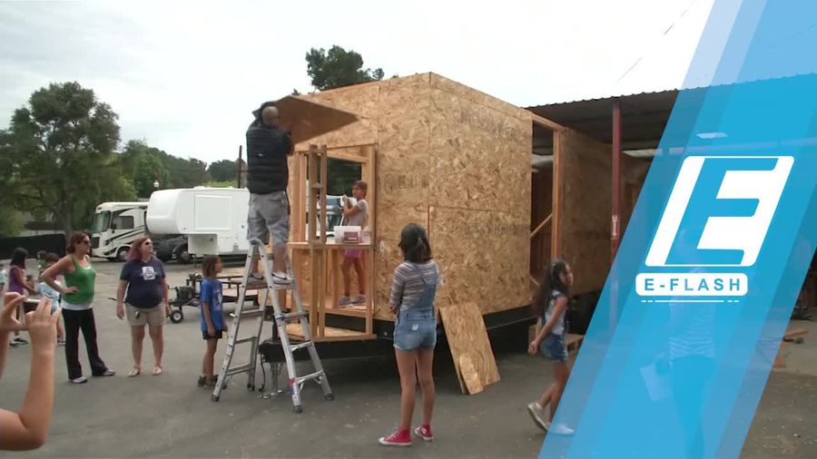 Pria Ini Bikin Rumah-rumah Mini untuk Tunawisma
