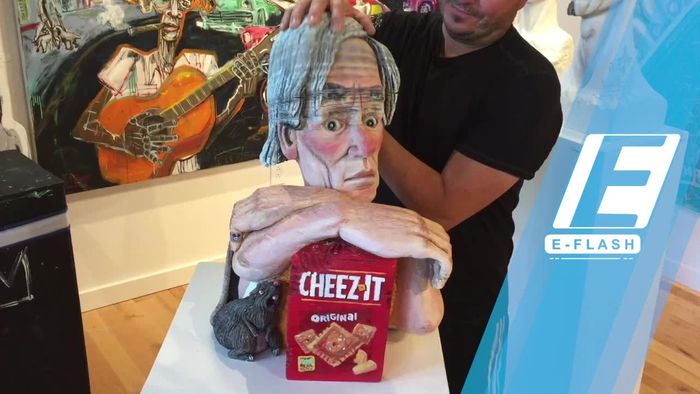 Keren! Patung-patung dari Kertas Ini Bisa Memanjang