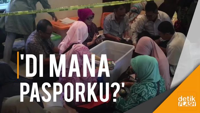 Korban First Travel Kesulitan Mencari Paspor di Antara Tumpukan