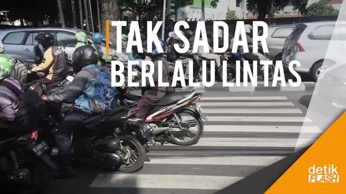 Seperti Inilah Kelakuan Pengendara Motor di Jakarta
