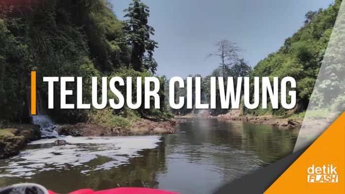 Sensasi Mengarungi Sungai Ciliwung 