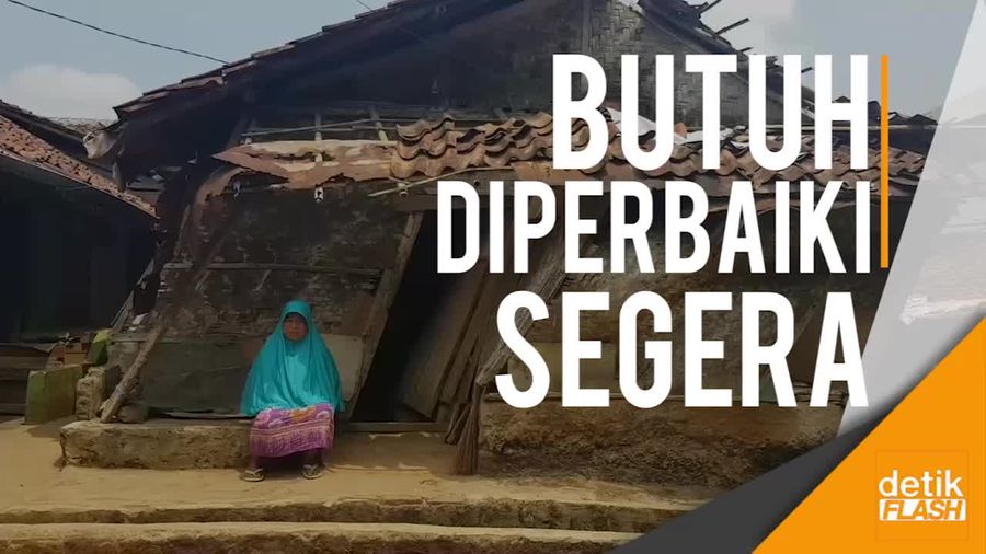 Gubuk Mak Cacih yang Sudah Miring Ekstrem
