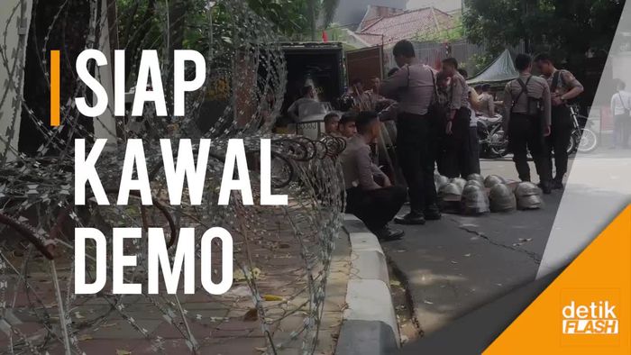 Ribuan Personel dan Baracuda Berjaga di Kedubes Myanmar