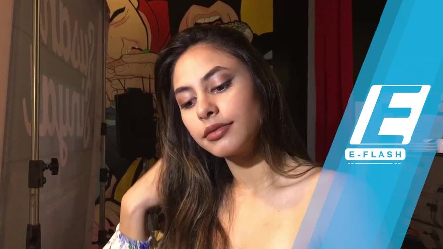 Pengalaman Valerie Thomas Main Film Komedi