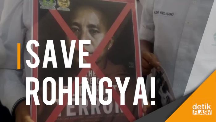 Massa Gelar Aksi Solidaritas Rohingya di Depan Gedung Sate