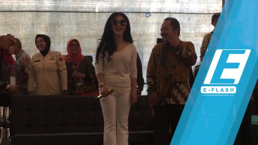 Tips Sukses ala Syahrini 