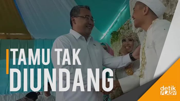 Menteri Desa Jadi Tamu Dadakan di Hajatan Warga