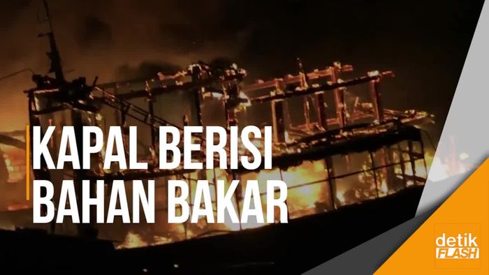 Nagoya 2 dan Setia Indah Terbakar di Pelabuhan Tanjung Tembaga