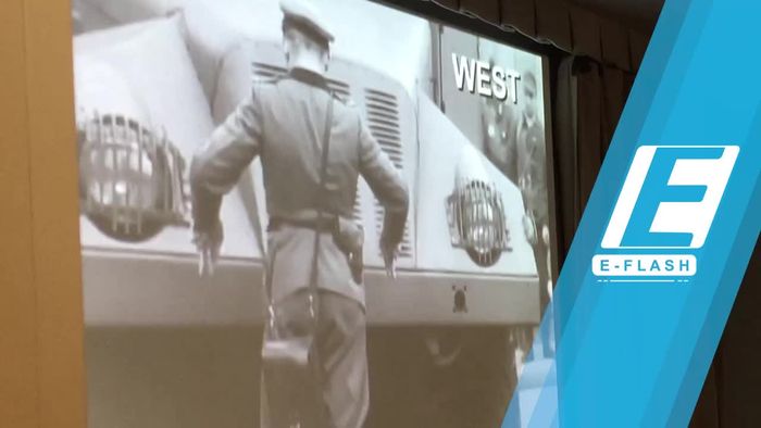 Menelusuri Sejarah Tembok Berlin di Tränenpalast
