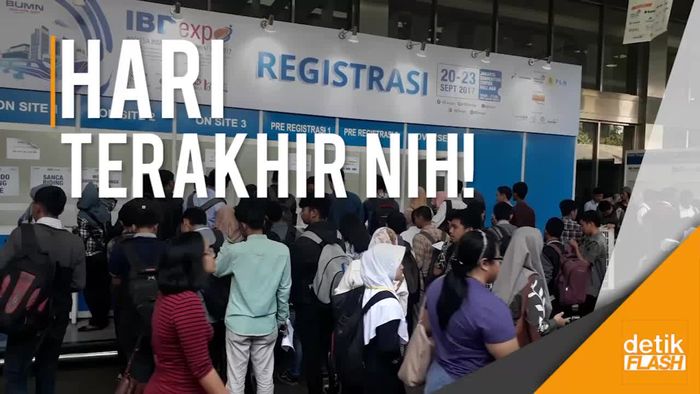 Riuh! Saat JCC Dipadati Ratusan Pencari Kerja di Akhir Pekan