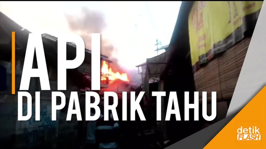 Pabrik Tahu di Utan Kayu Terbakar