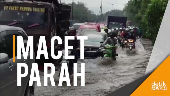 Jalan Raya Bekasi Terendam 