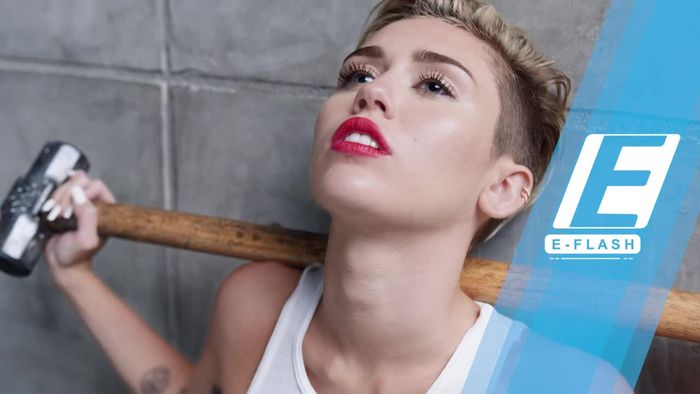 Penyesalan Miley Cyrus Soal Donald Trump dan Wrecking Ball
