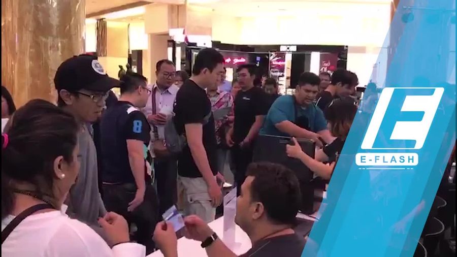 Dijual Perdana, Antrean Samsung Galaxy Note 8 Mengular