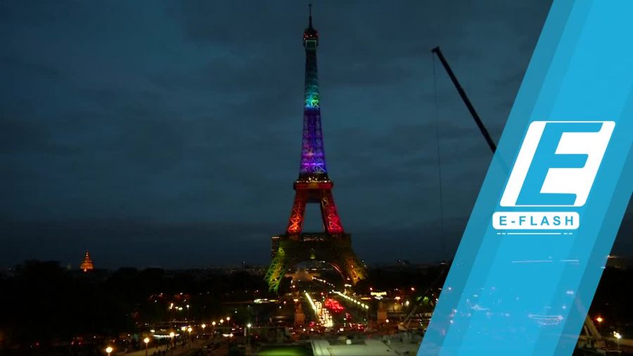 Menara Eiffel Gelar Pesta untuk Rayakan 300 Juta Pengunjung