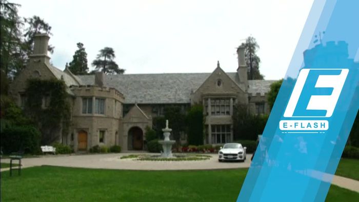 Melihat Playboy Mansion, Rumah ‘Bermain’ Hugh Hefner