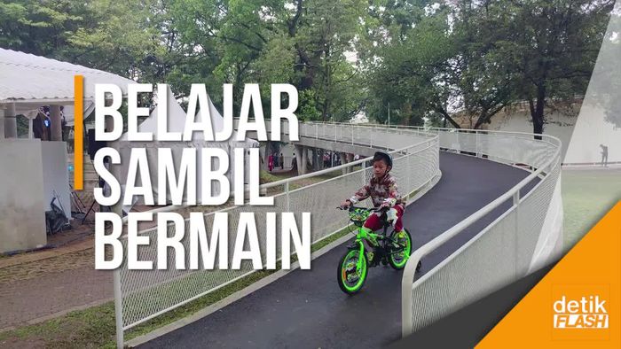 Intip Keseruan Anak-anak Bermain di Taman Lalu Lintas Bandung