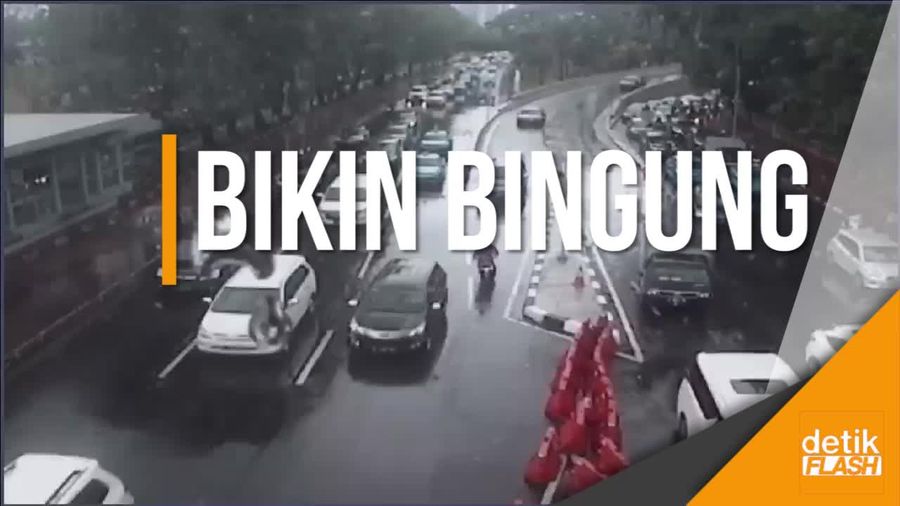 Potret Kesemrawutan Lalu Lintas di Semanggi Bawah