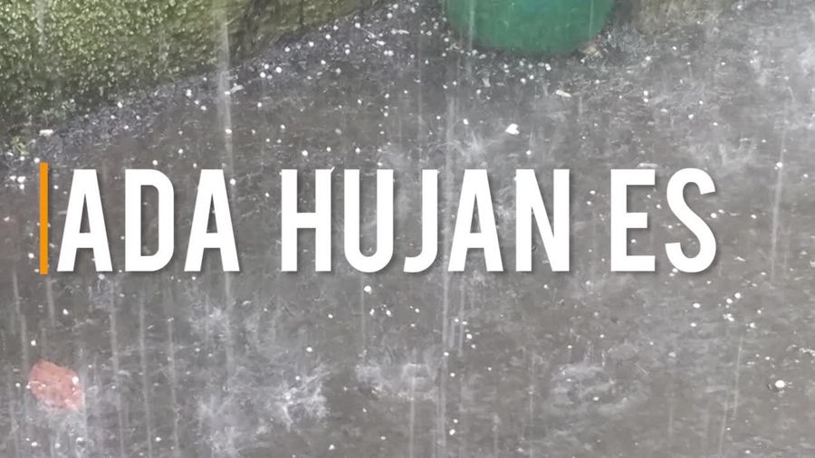 Penampakan Hujan Es di Depok