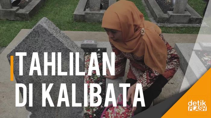 Mensos Khofifah Gelar Tahlilan di TMP Kalibata