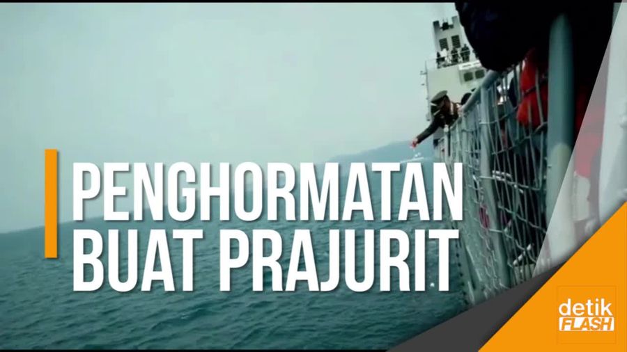 Panglima TNI Gelar Upacara Tabur Bunga di Selat Sunda
