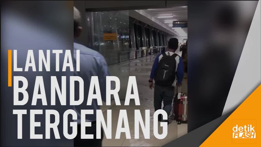 Atap Bocor, Air Hujan Genangi Lantai Terminal 3 Bandara Soetta
