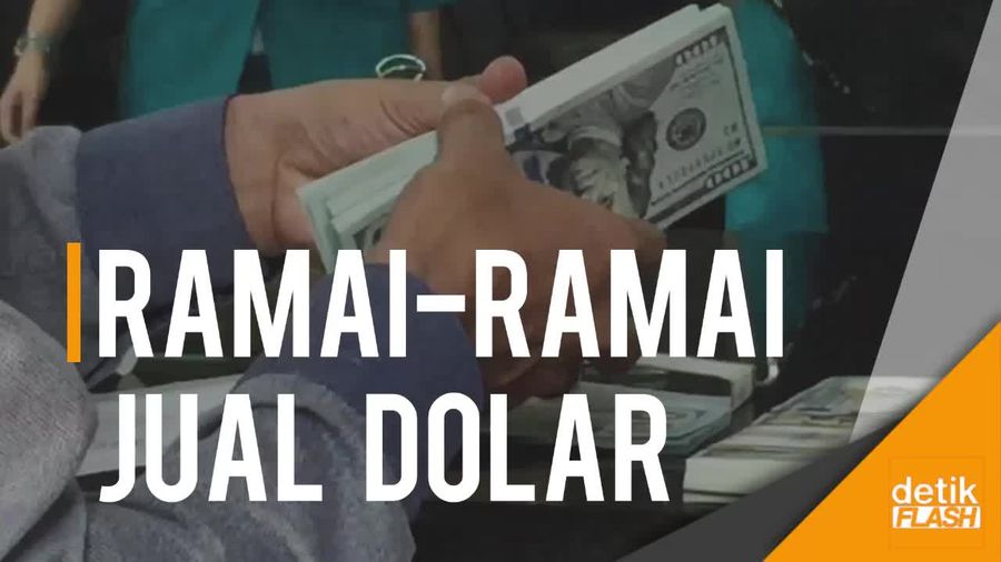 Dolar Menguat, Money Changer Diserbu Masyarakat