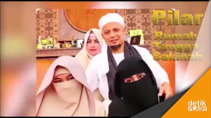 Saat Arifin Ilham Bicara Keluarga Sakinah di Depan Ketiga Istrinya
