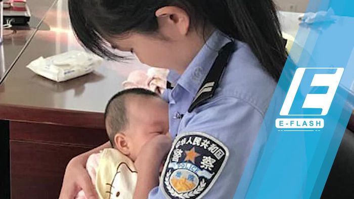 Viral! Polwan China Menyusui Bayi Terdakwa Kasus Kriminal