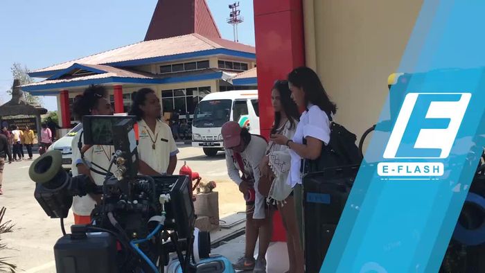 Pesta Kecil untuk Aurora Ribero dari Kru Susah Sinyal
