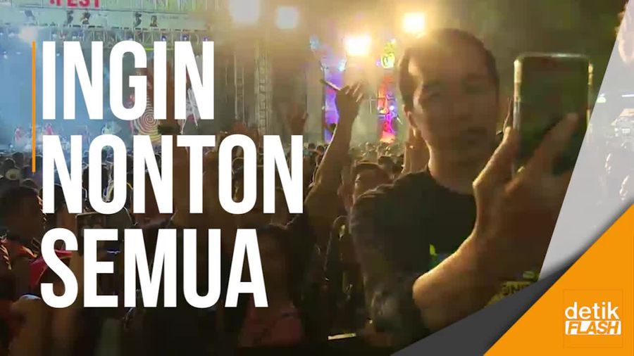Keseruan Presiden Jokowi Nonton Synchronize Fest 2017