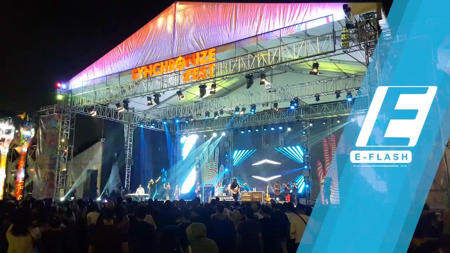 Gokil! Aksi Slank dan Glenn Fredly Tutup Synchronize 2017 
