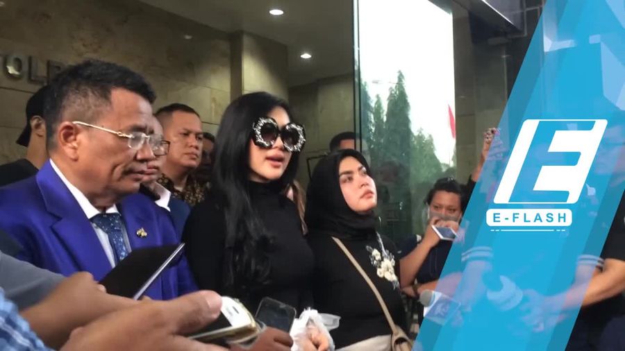 Syahrini Akan Berangkatkan Umrah 10 Korban First Travel