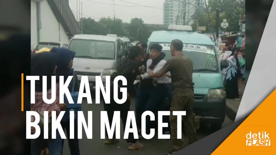 Dua Pengutip Mikrolet Diciduk Polisi, Ketahuan Bawa Sajam